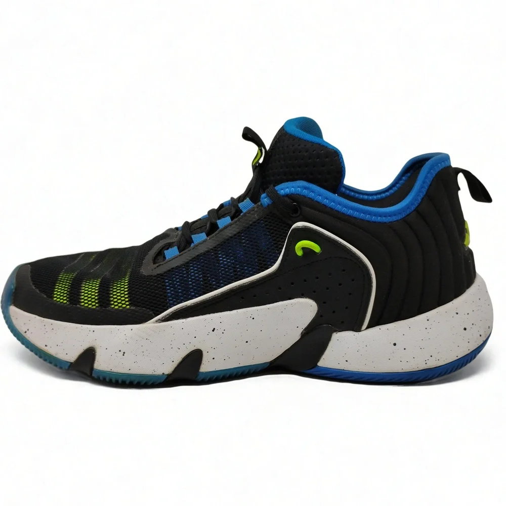 Streetwear Minimalist Adidas Trae Unlimited Mens Basketball Shoes Size 10.5
